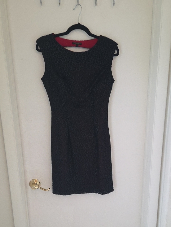 Alberto Makali Dresses & Skirts - Alberto Makali Black Textured Sheath Dress with Red Lining